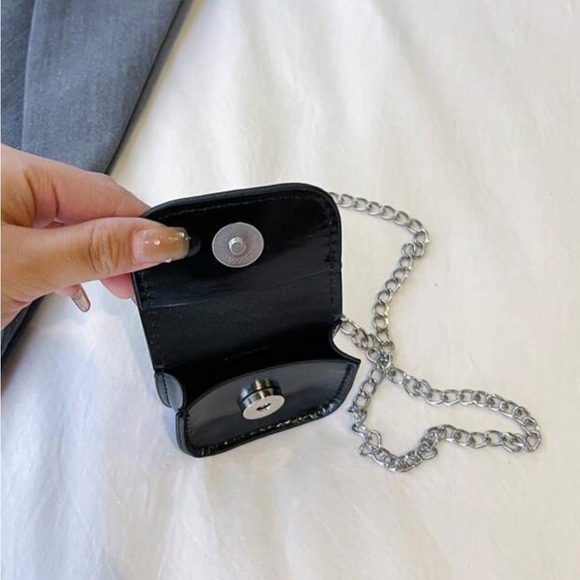 Mini Glossy Black Patent Leather Crossbody Bag – W/Saturn Planet Detail🪐 - Picture 7 of 7